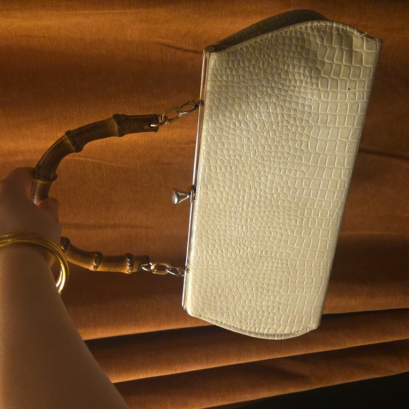 Meet your Posher, Alyssa - Picture 11 of 11